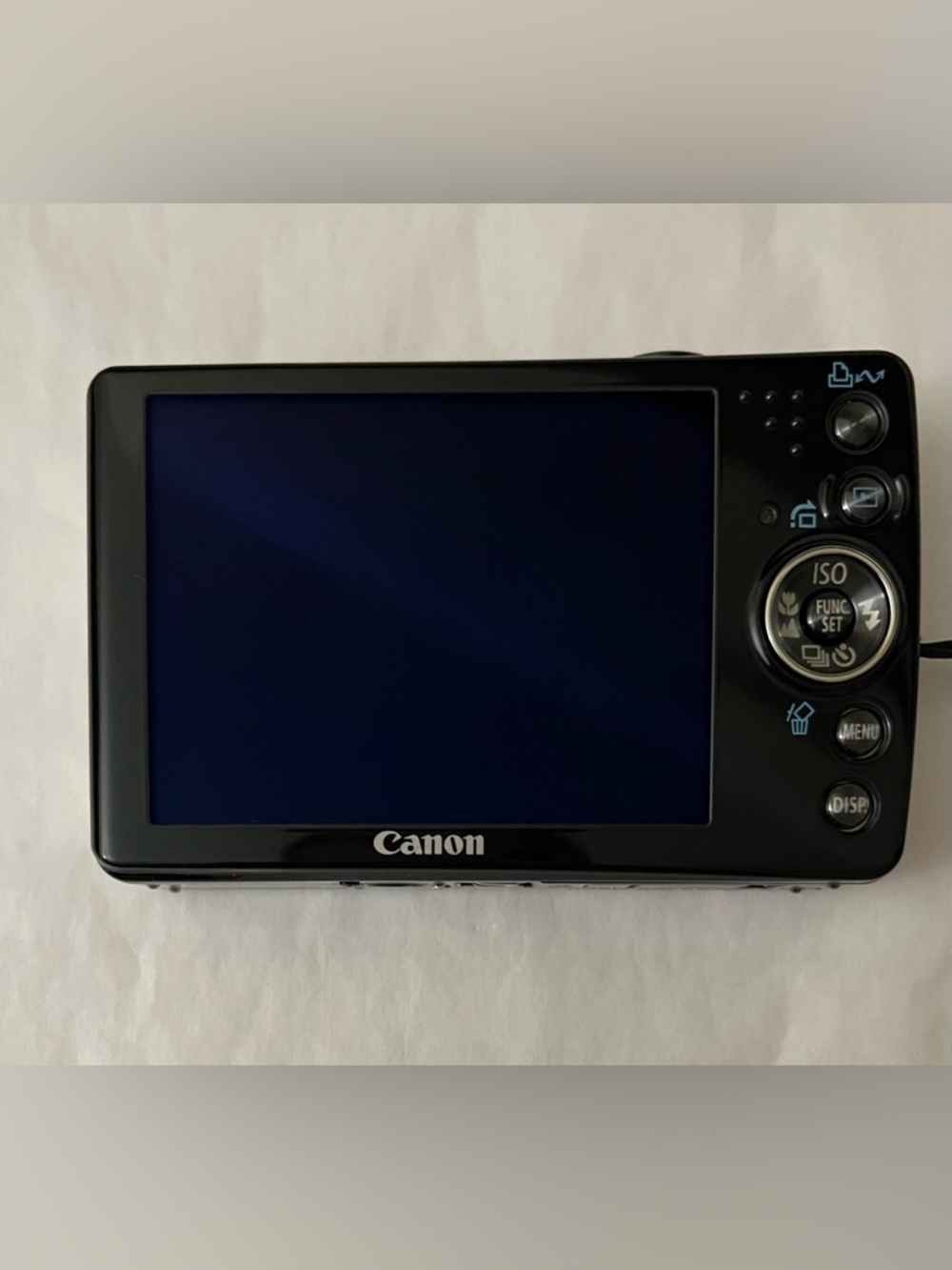 Canon PowerShot SD750 Digital Elph Camera - Silver - Picture 3 of 14
